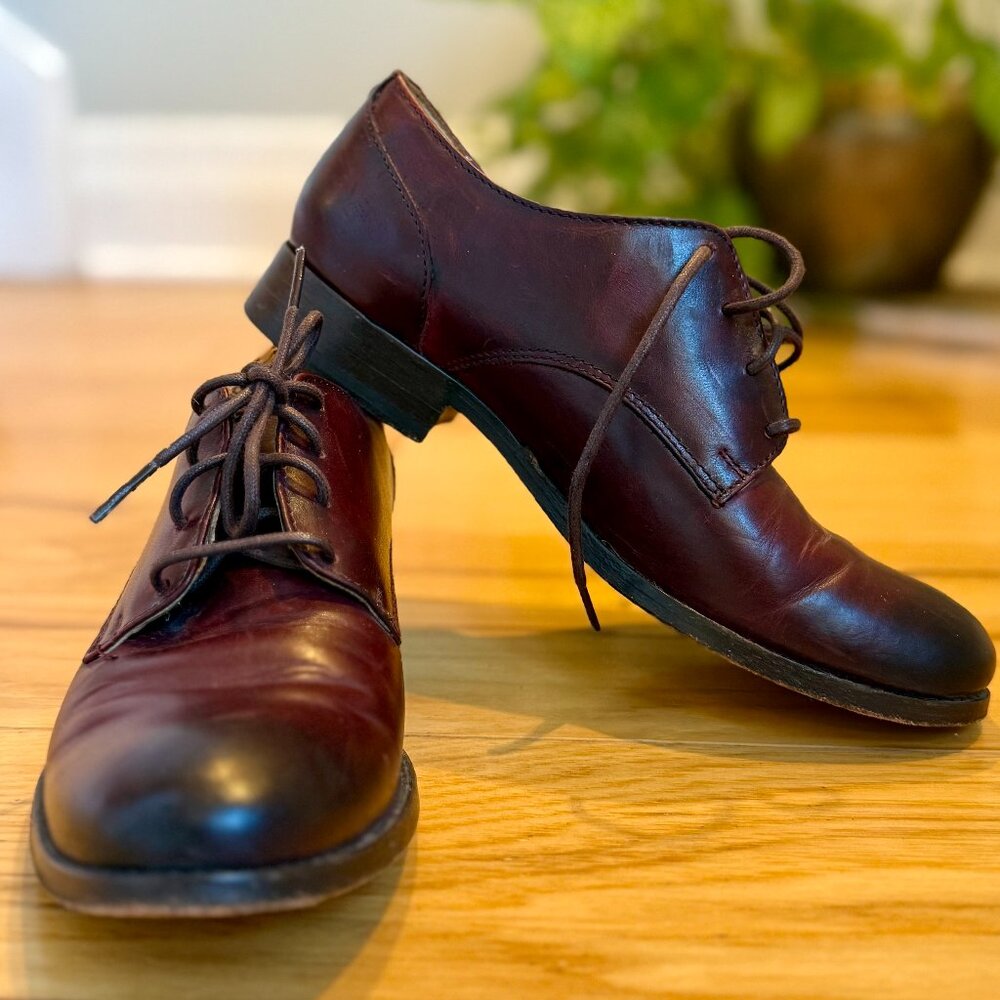Frye Women’s Burgundy Leather Oxfords, Size 6.5 B, Made in Mexico, Classic